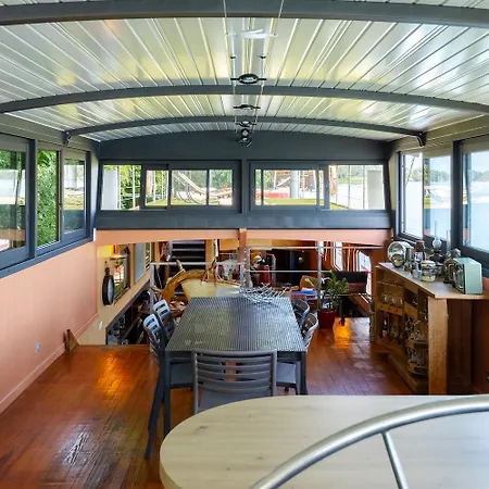 Peniche De Charme, Avignon, Provence Ботель *