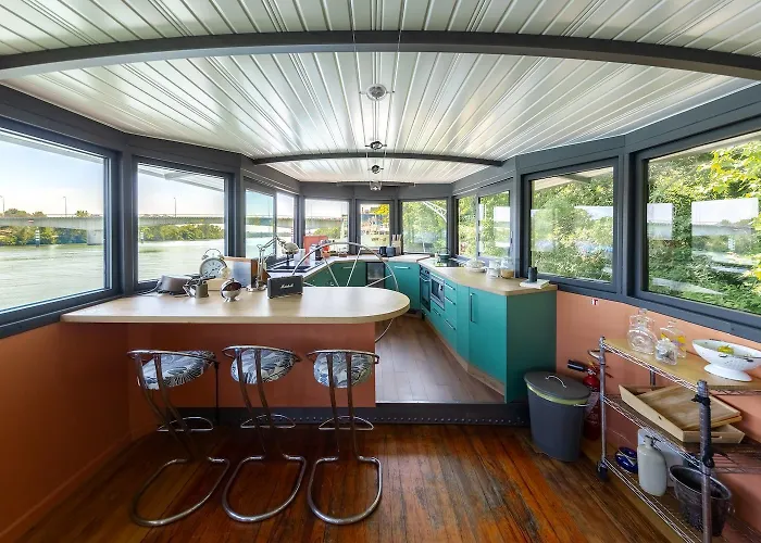 Botel Peniche De Charme, Avignon, Provence *